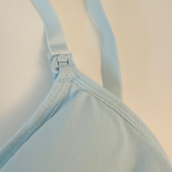 Light Blue Seamless Nursing Bra With Adjustable Straps Womens Sz L Soft Stretch - Picture 9 of 11